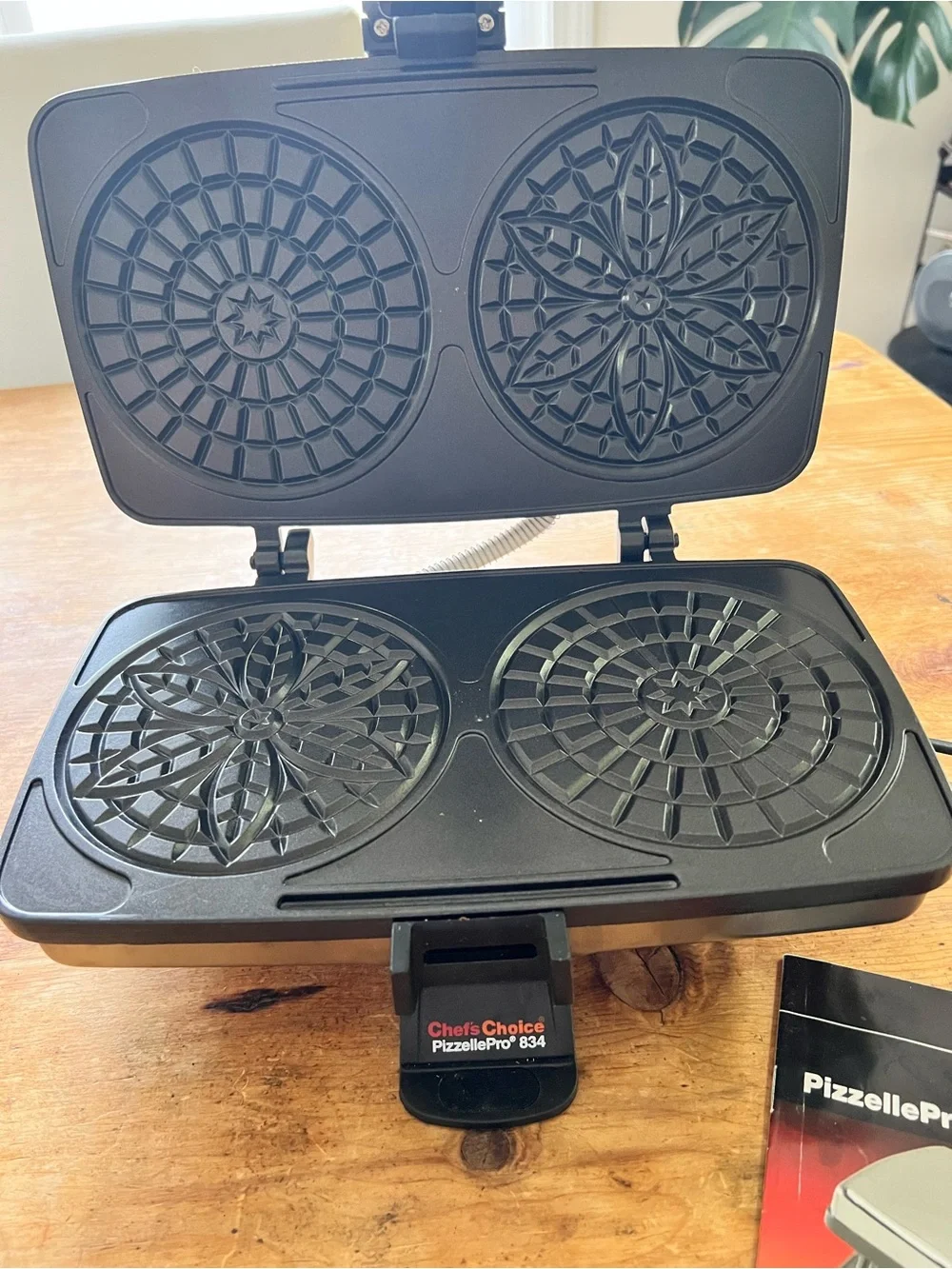 Pre owned Chef's Choice PizzellePro Toscano Model 834, electric waffle iron